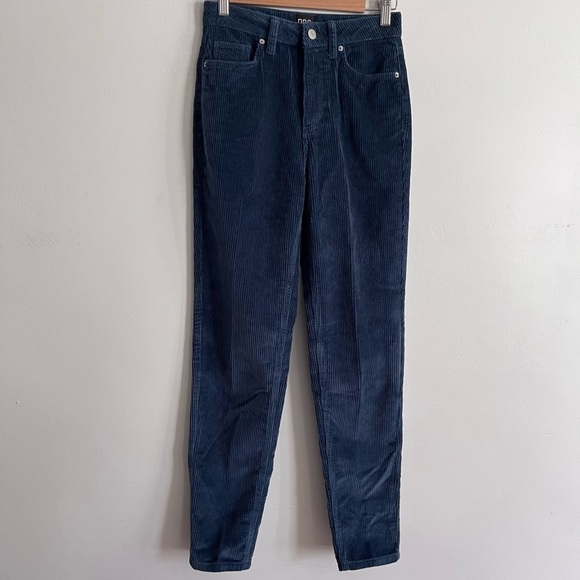 Urban Outfitters BDG Blue High Waist Corduroy Mom Jeans - Picture 3 of 10